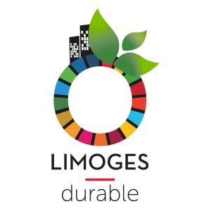 Image du logo du label « Limoges Durable » représentant un cercle composé de segments colorés, inspiré des objectifs de Développement Durable de l’ONU. Sur le sommet du cercle, des feuilles vertes et des silhouettes de bâtiments symbolisent l'engagement environnemental et urbain de la ville. En dessous, le texte « LIMOGES » est écrit en noir avec un soulignement rouge, suivi du mot « durable » en minuscule.